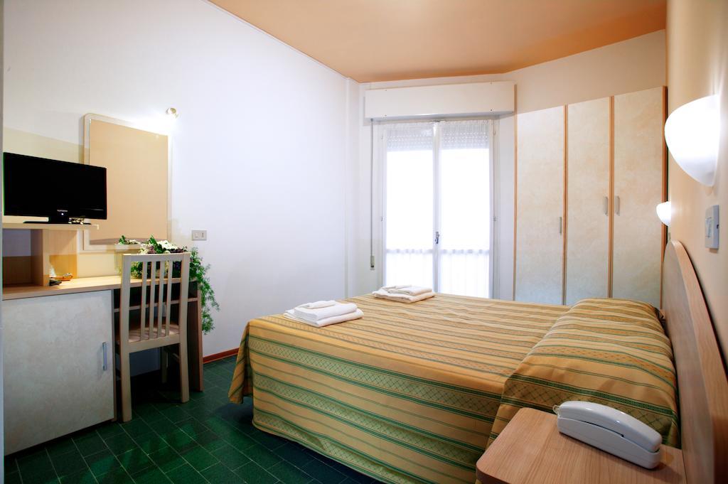 Hotel Globus Cesenatico Phòng bức ảnh